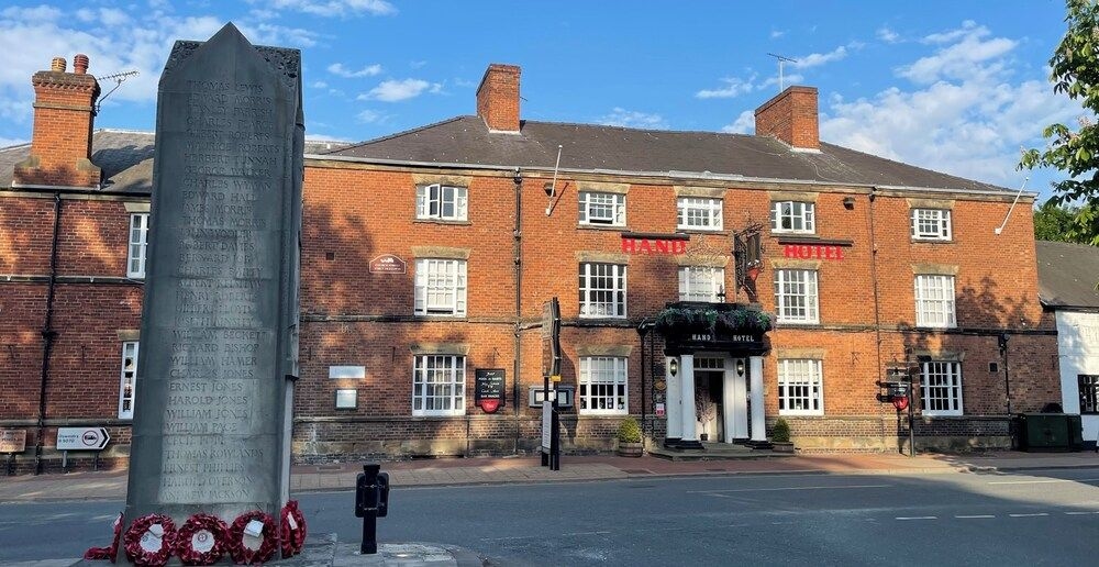 The Hand Hotel2