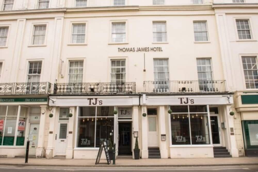 Thomas James Hotel1