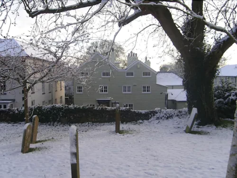The White Cliffs Hotel2