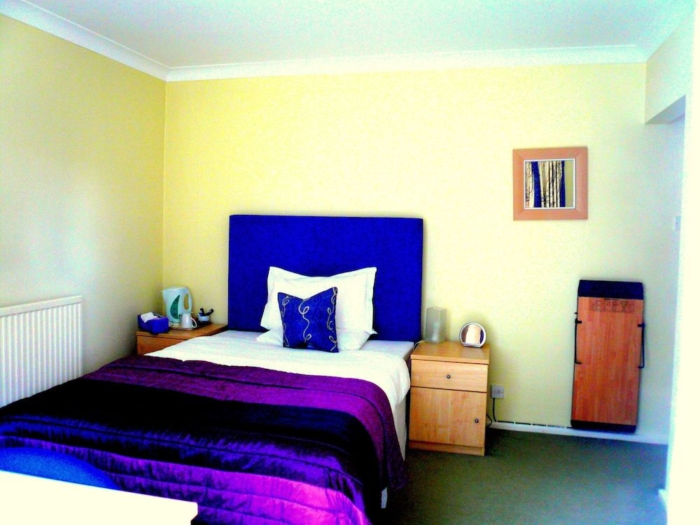 Malvern House4