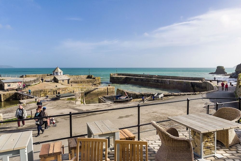 Pier House Hotel1