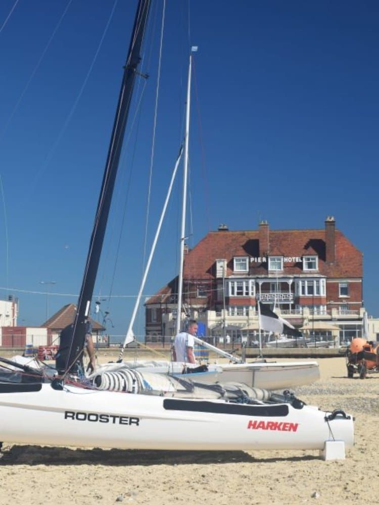 Pier Hotel3