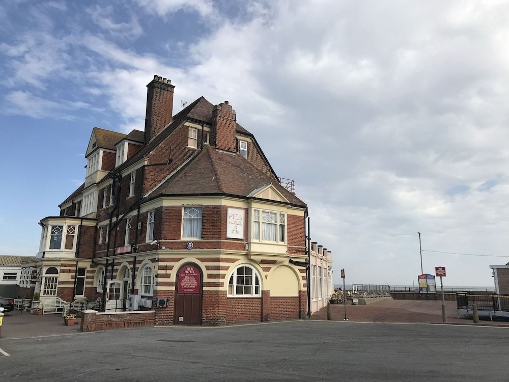 Pier Hotel1