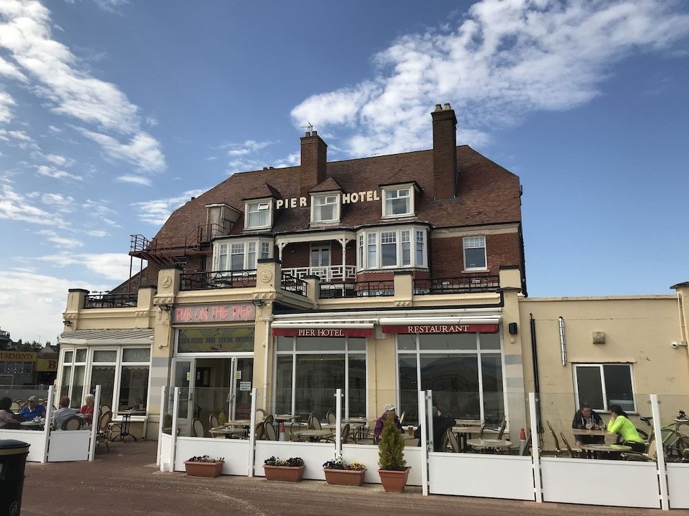 Pier Hotel2