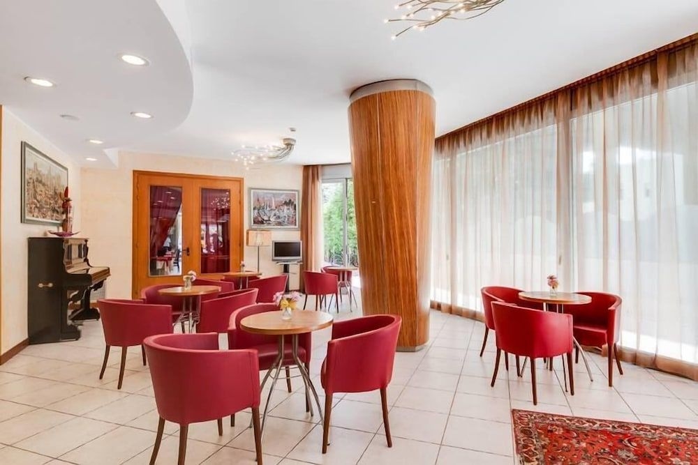 Aris Hotel3