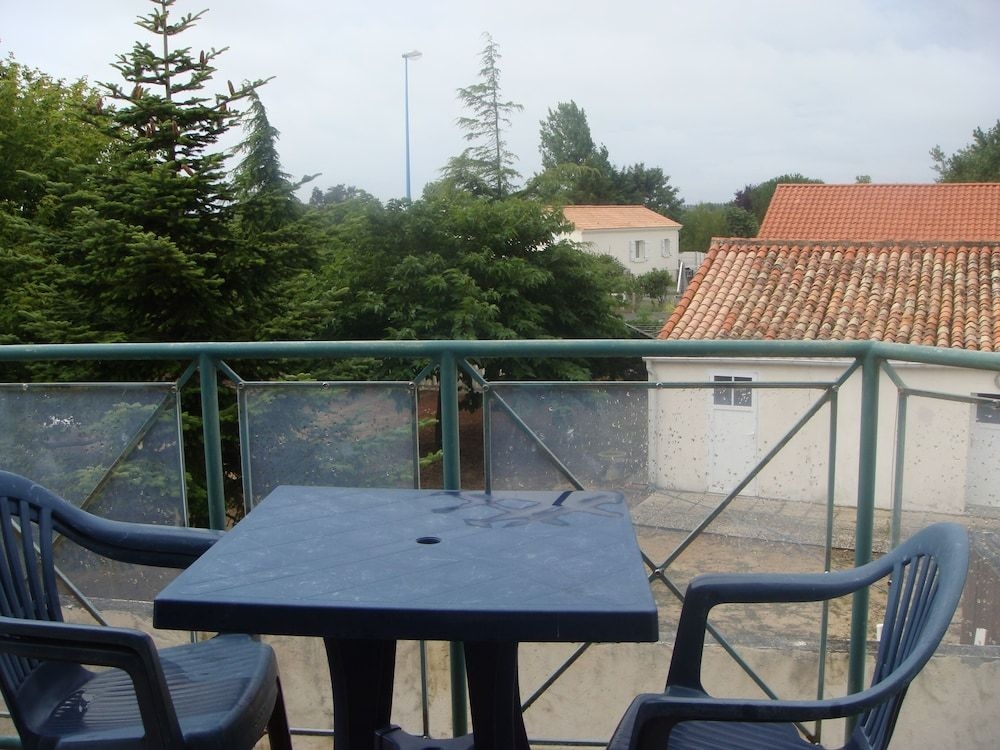 Hotel La Chaumiere0