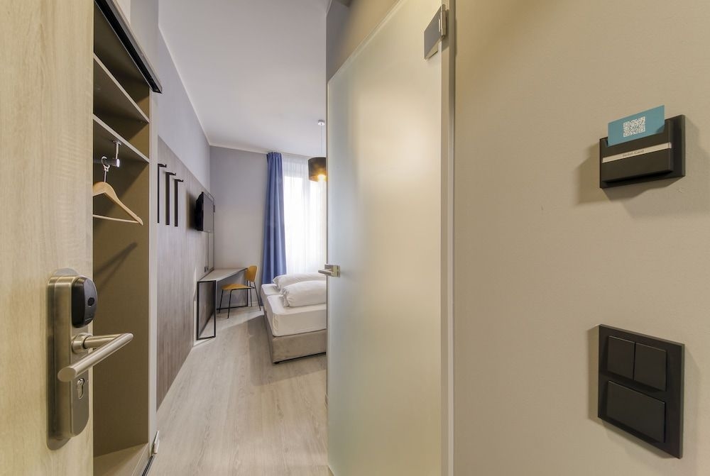 Smart Stay Hotel Station4