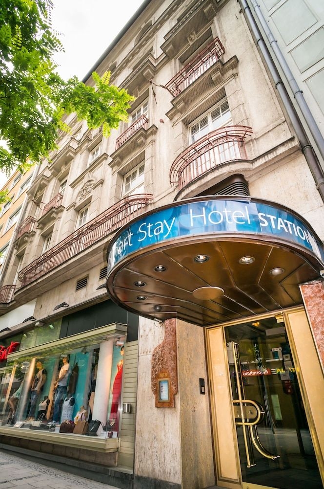 Smart Stay Hotel Station1