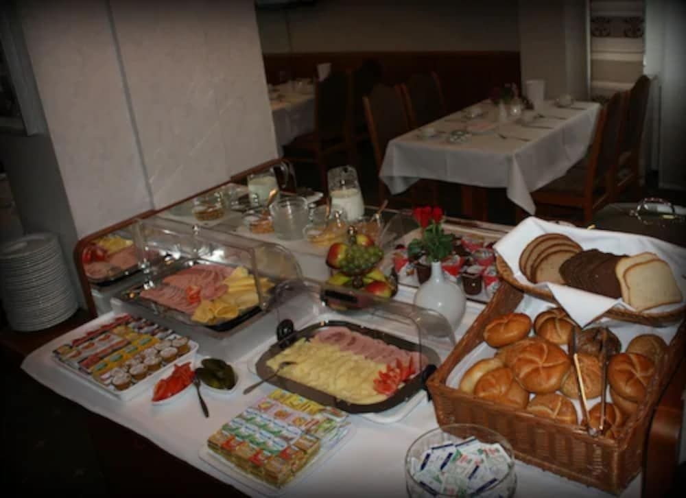 Hotel Alina0