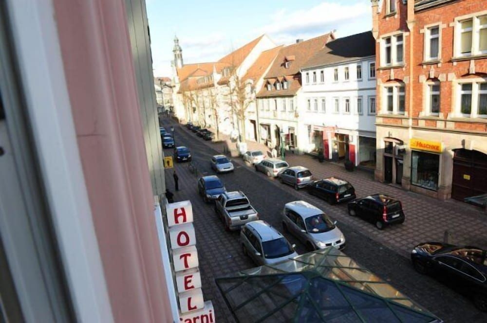 Hotel Hirsch Garni1