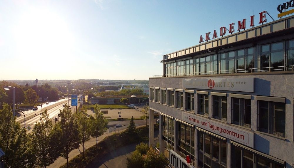 Business-Hotel Artes0