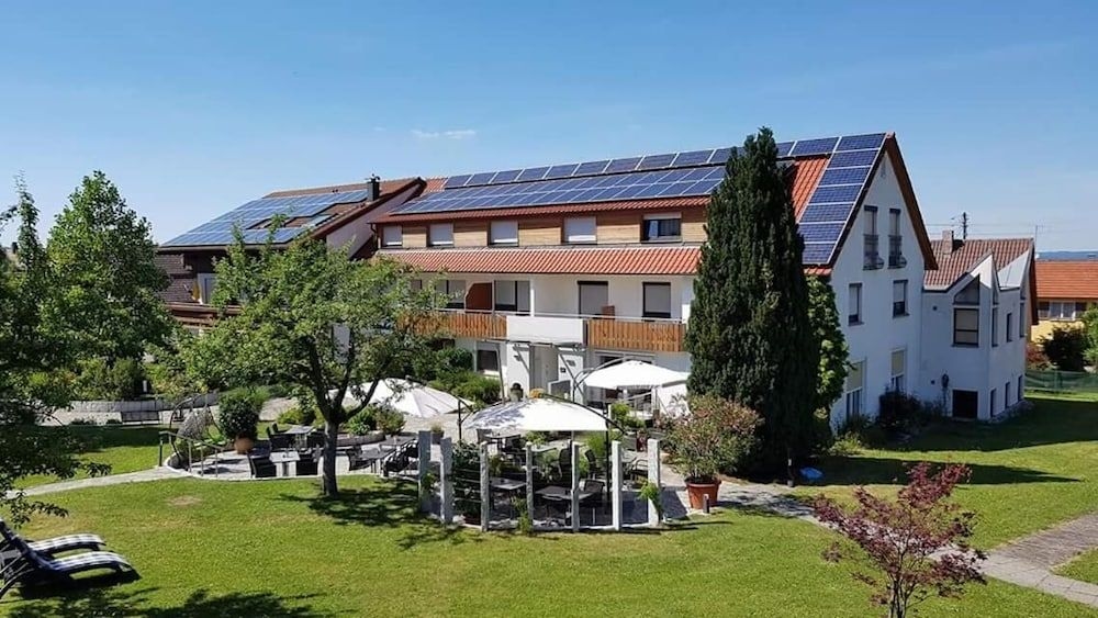 Landhotel Sonnenhalde1