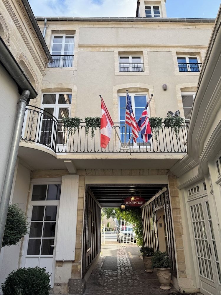 Churchill Hotel3