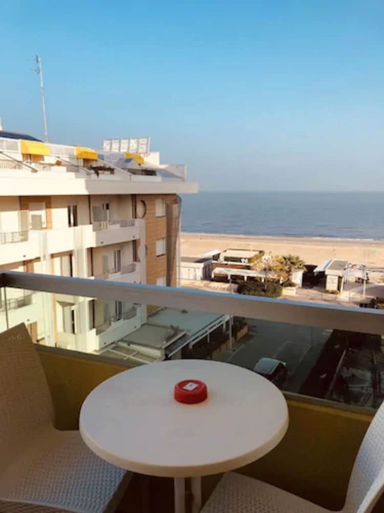 Hotel Montecarlo2