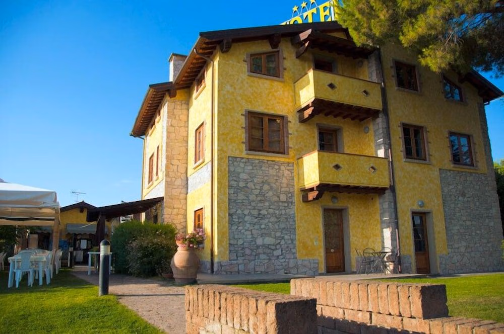 Tenuta La Lupa4