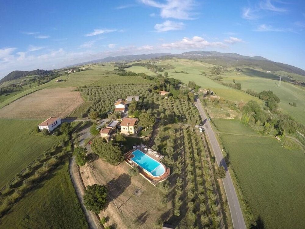 Tenuta La Lupa0