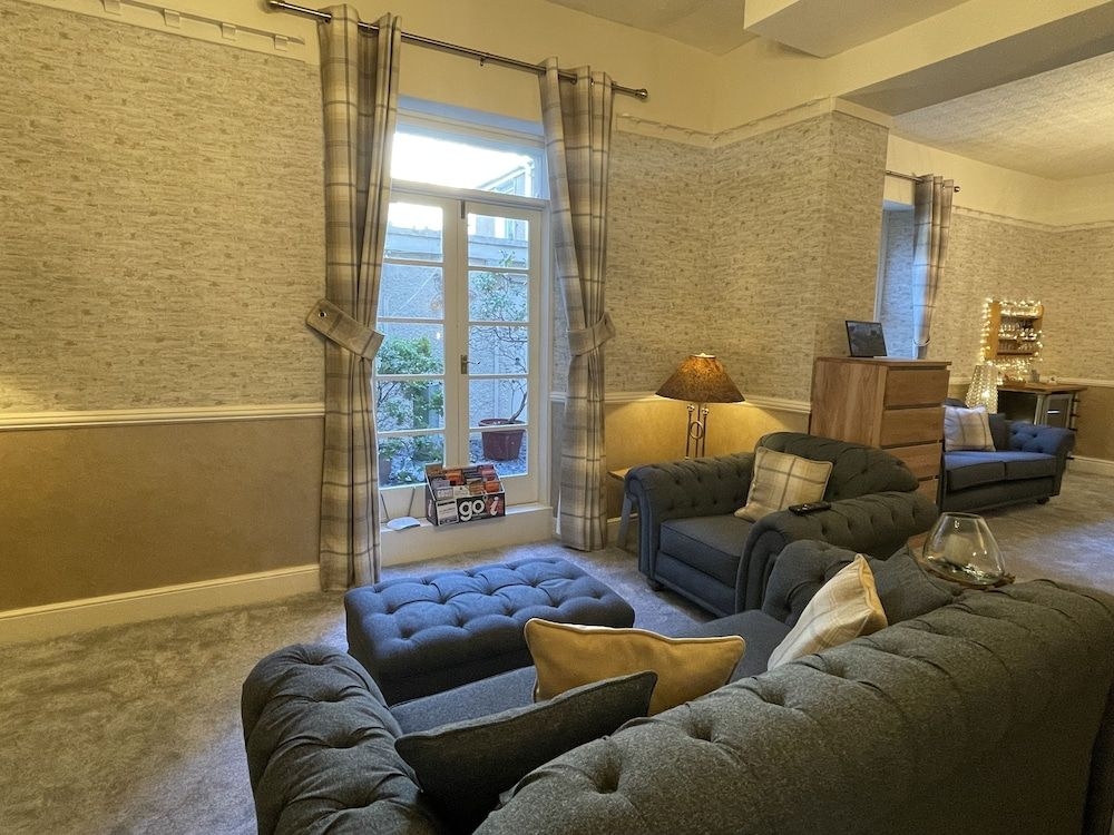 Lynton House3