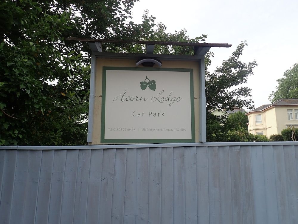 Acorn Lodge4