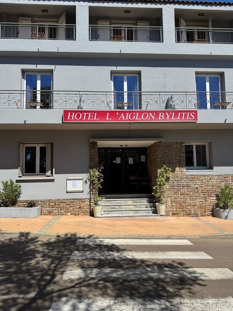 L'Aiglon Bylitis3