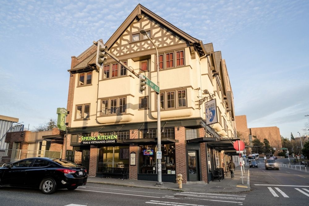 College Inn Seattle3