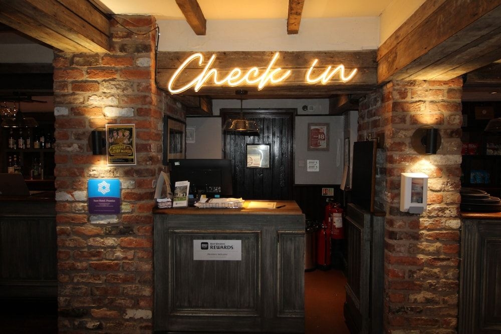 Premier Inn Knutsford (Mere)2