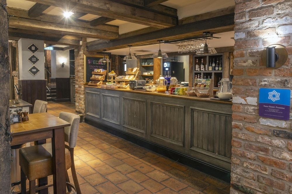 Premier Inn Knutsford (Mere)3