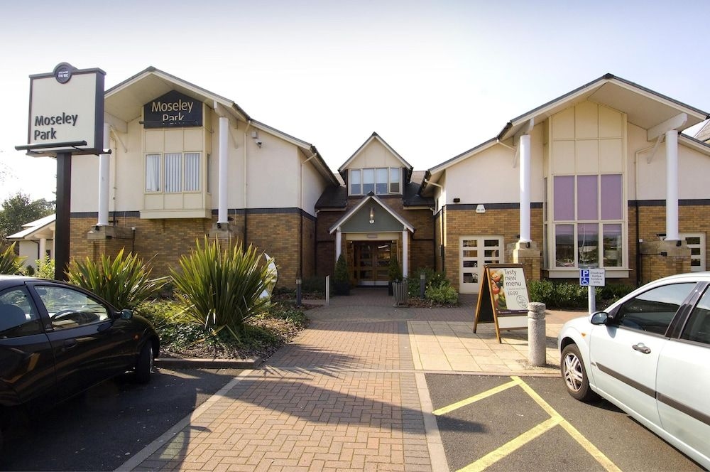 Premier Inn Wolverhampton (North)1