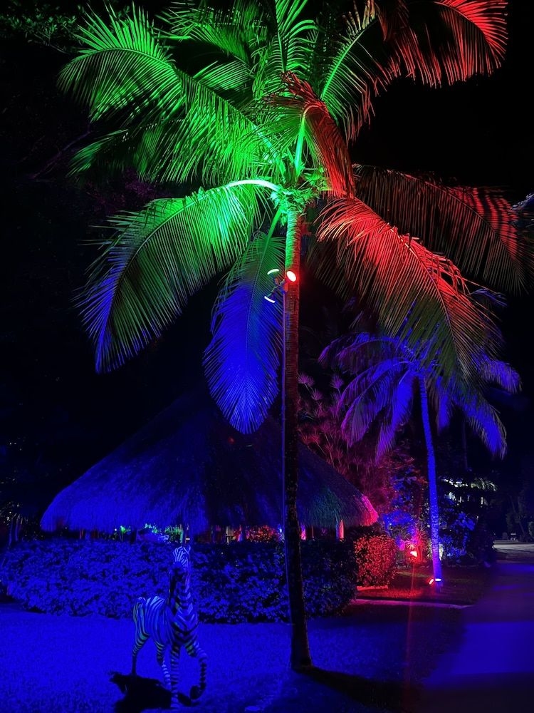 Sunset Cove Beach Resort1