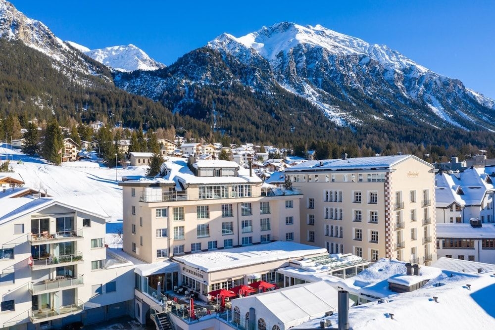 Hotel Lenzerhorn1
