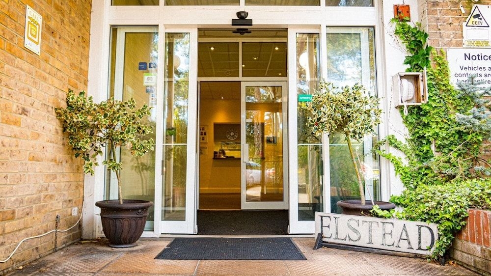 Elstead Hotel3