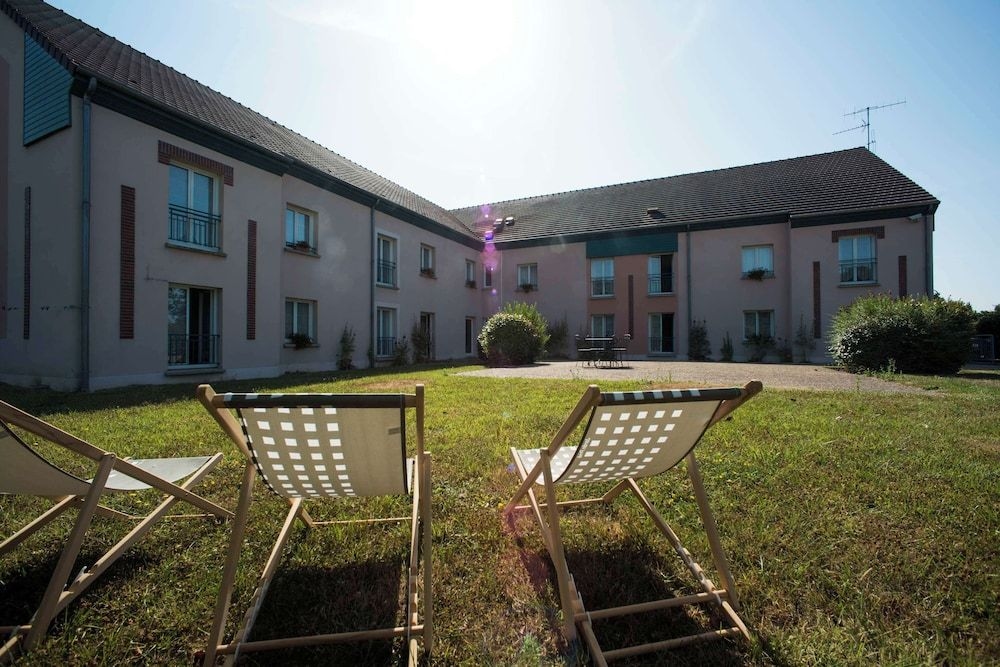 Brit hotel Du Perche0
