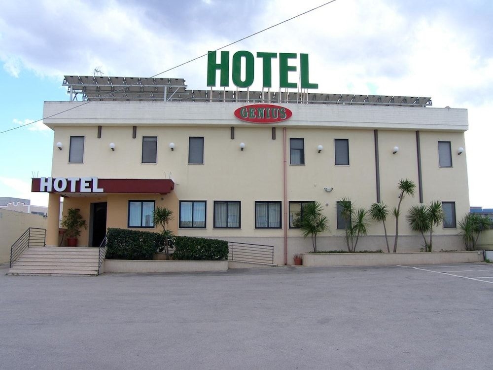 Hotel Genius0