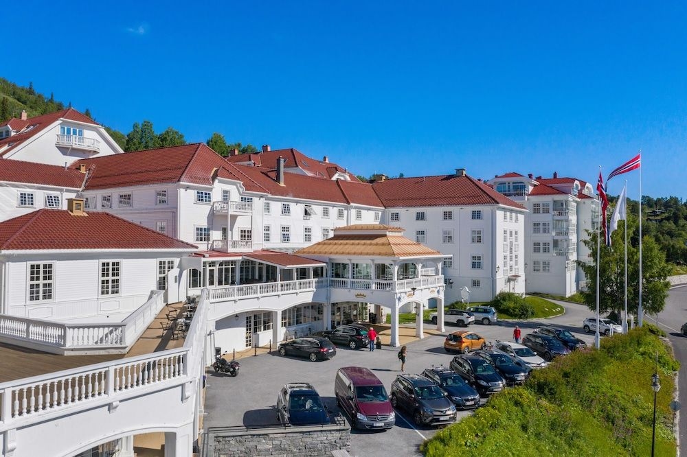 Dr. Holms Hotel1