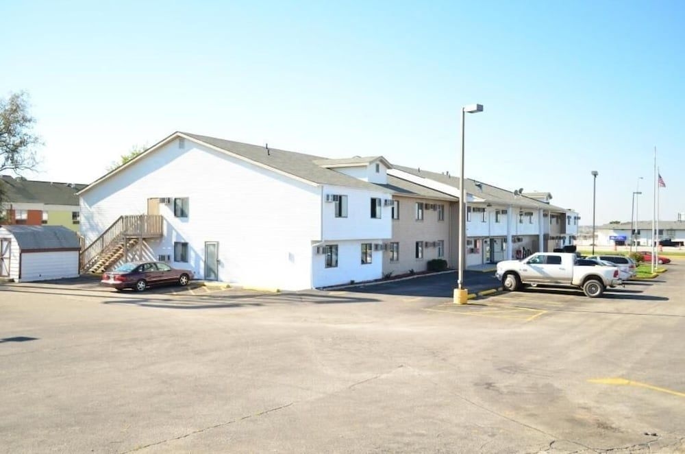 Luxury Inn & Suites Lincoln0