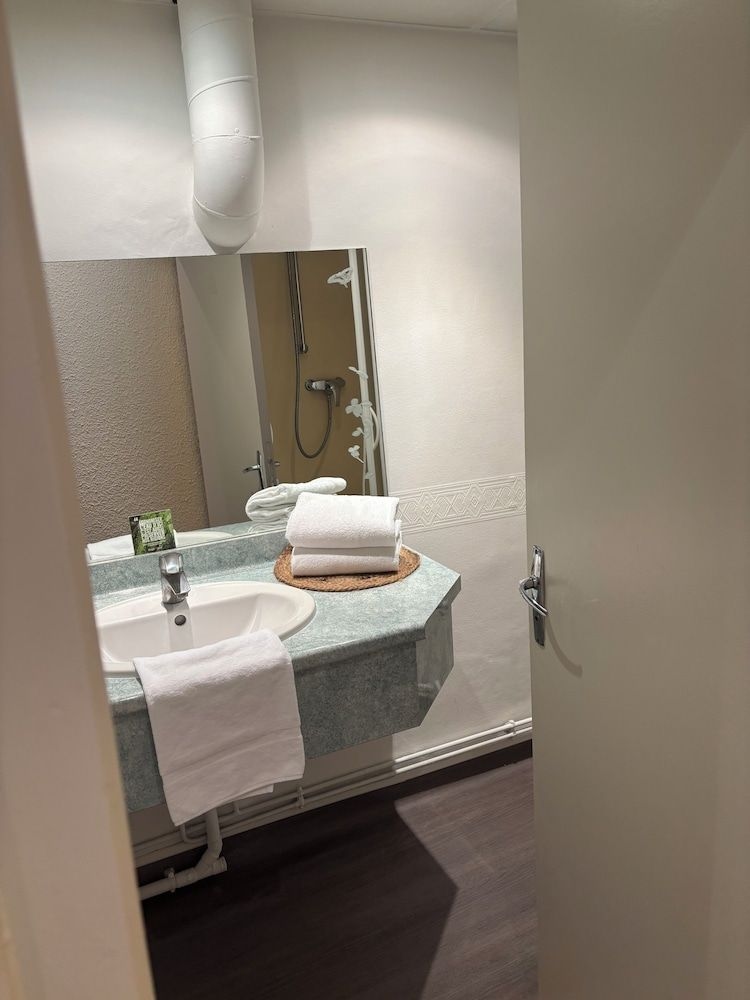Logis Hotel L'ange Couronne4