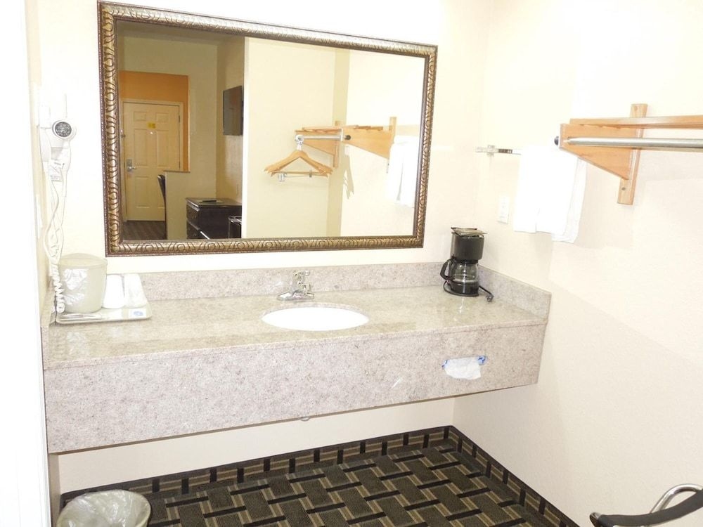 Homegate Inn & Suites West Memphis2