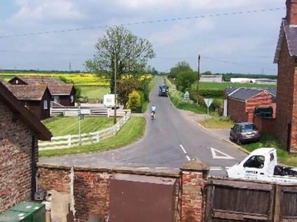 Thompsons Arms0