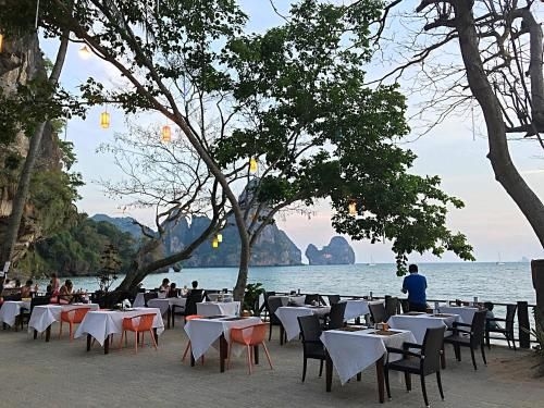 ต้นไทร เบย์ รีสอร์ท (Tonsai Bay Resort)2