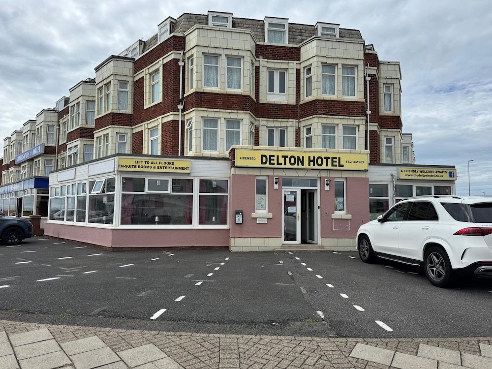 Delton Hotel2