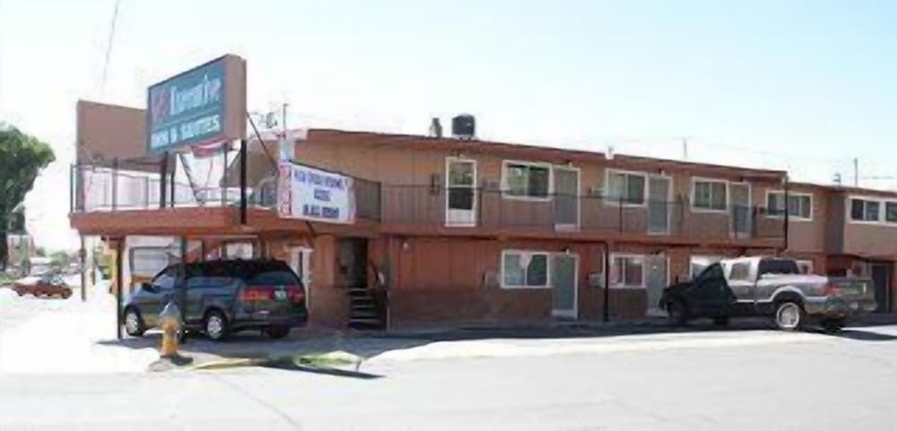 Executive Inn & Suites1