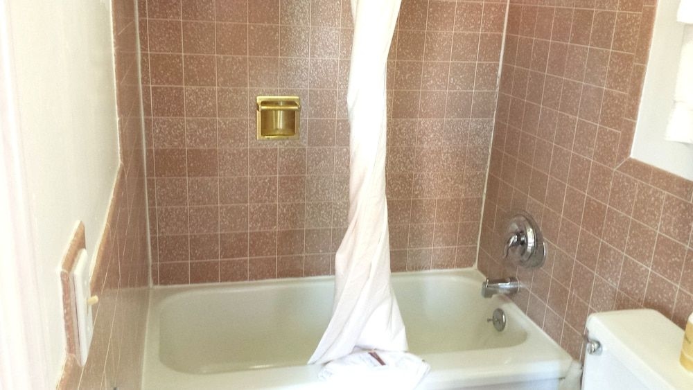 Executive Inn & Suites4