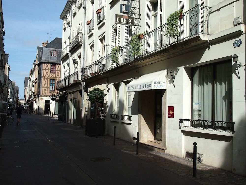 Hotel Colbert0