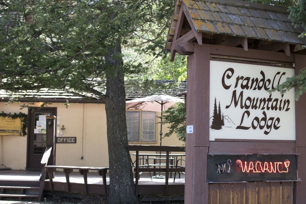 Crandell Mountain Lodge0