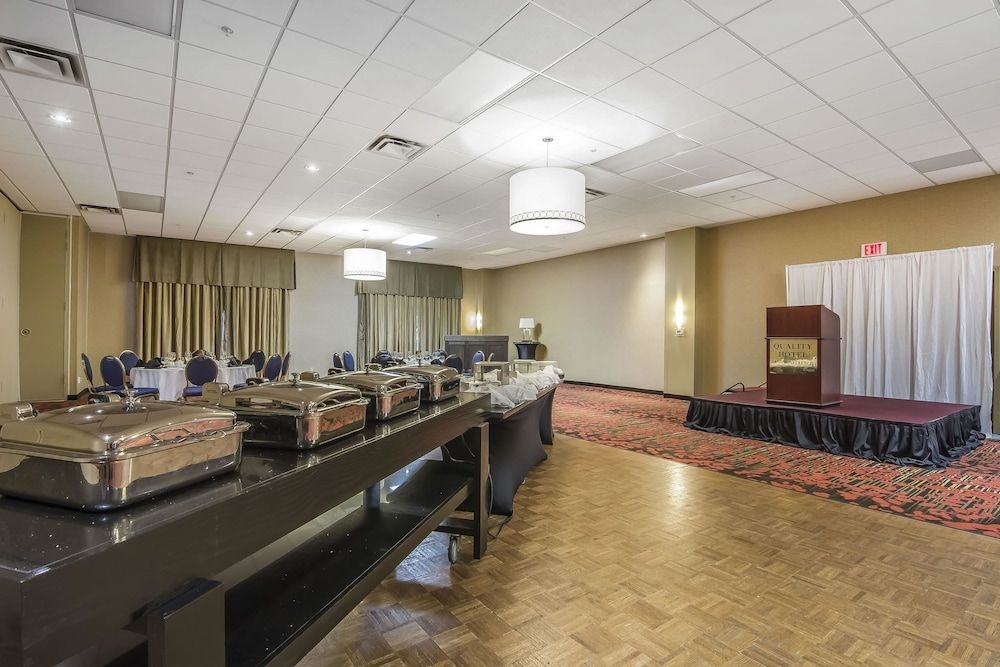 Quality Hotel & Conference Centre4