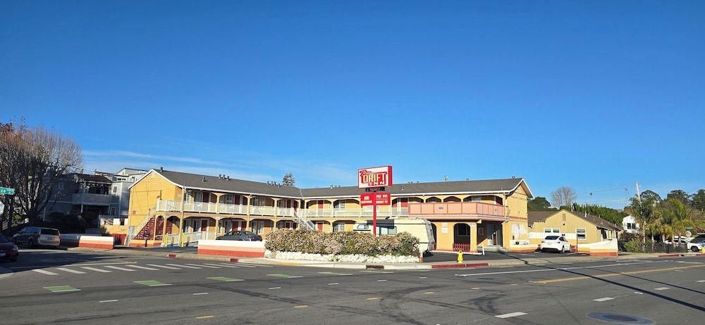 Budget Inn Santa Cruz1