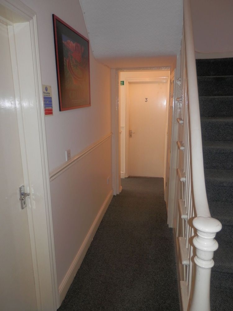 Shamrock Guest House3
