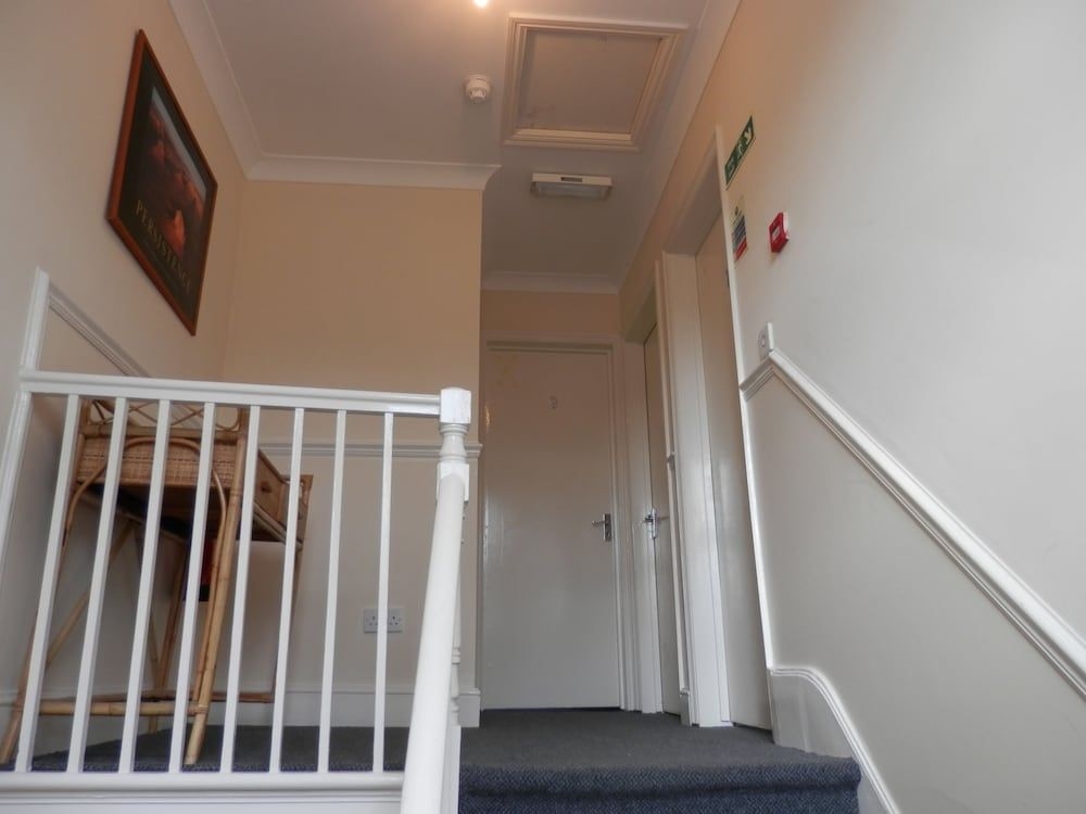 Shamrock Guest House4