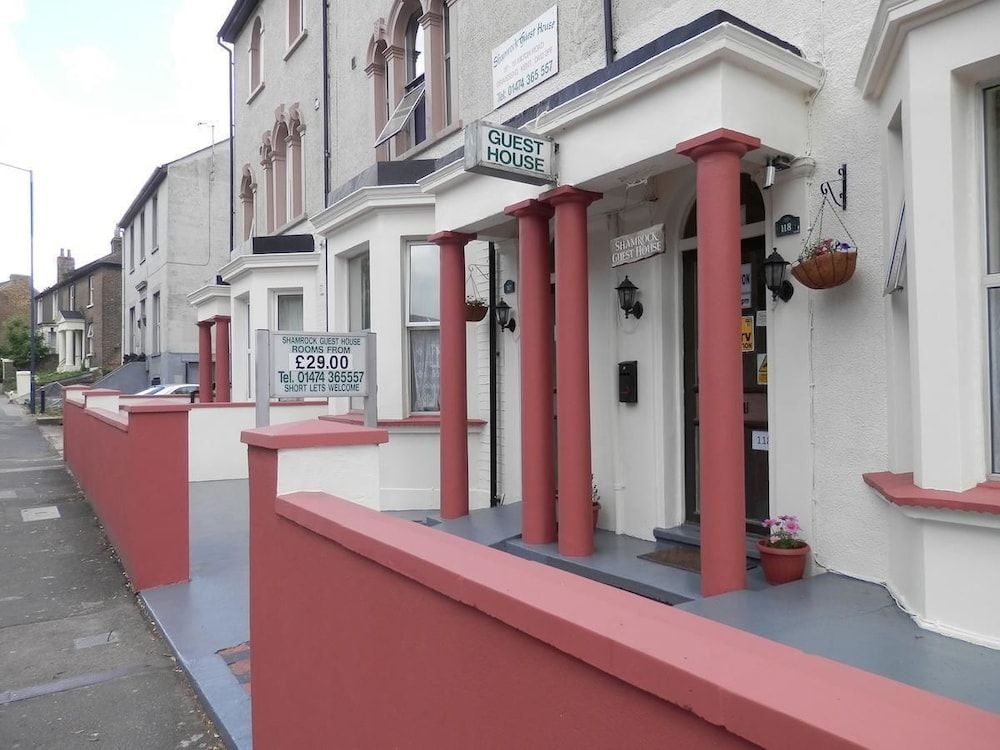 Shamrock Guest House2