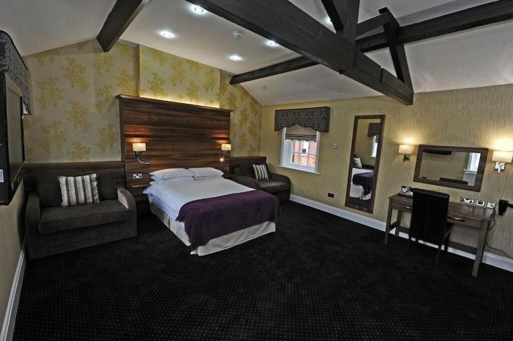 Kings Croft Hotel0
