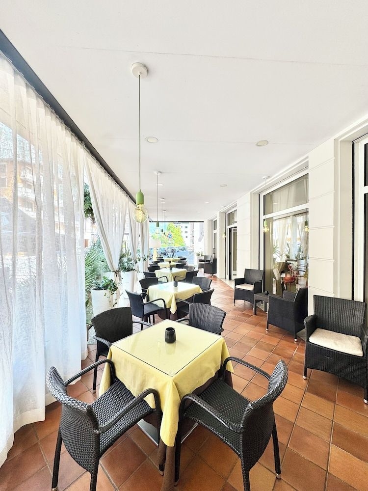 Hotel Brescia2